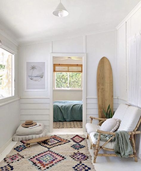 Deco Surf, Exterior Modern, Surf House, Coastal Living Rooms, Surf Shack, Beach Shack, Beach Cottage Decor, Beach House Interior, Beach Cottage Style