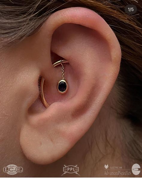 Orbital Conch, Inner Conch Piercing, Orbital Piercing, Piercing Chart, Daith Piercing Jewelry, Cool Ear Piercings, Pretty Ear Piercings, Stacked Earrings, Body Jewelry Piercing