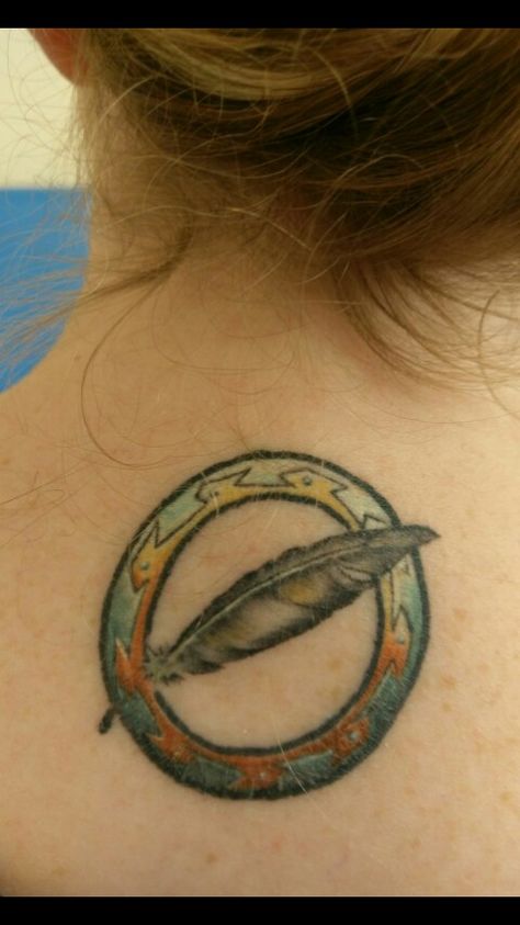 My xena warrior princess chakram & gabrielle quill feather tattoo :) Warrior Princess Tattoo, Xena Tattoo, Gabriel Drawing, History Clothes, Pride Tattoo, Princess Tattoo, Xena Warrior Princess, Xena Warrior, Geek Squad