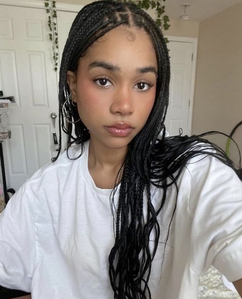 Zoe Kravitz Braids, Micro Braids Hairstyles, Curly Hair Videos, Braids Hairstyles Pictures, Cute Box Braids Hairstyles, Protective Hairstyles Braids, Pretty Braided Hairstyles, Human Braiding Hair, School Looks