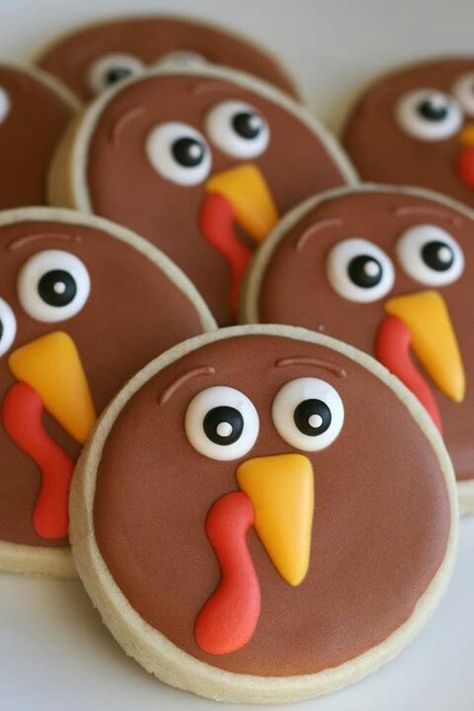 Thanksgiving Cookies Decorated, Fall Decorated Cookies, Turkey Cookies, Royal Iced Cookies, Party Cookies, Iced Sugar Cookies, Thanksgiving Cookies, Thanksgiving Treats, Sugar Cookie Designs