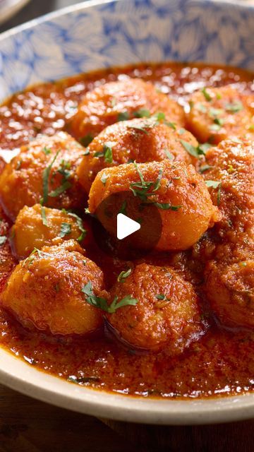 111K views · 9.8K likes | Your Food Lab on Instagram: "Easy pressure cooker wale Dum Aloo! 😋 Ek dum tasty, ek dum desi, ek dum chatpati style ki banti hai yeh dish!! ❤️ Check out the full recipe on our Youtube channel! Cheers 🥂" Aaloo Recipe Easy, Dum Aalu Recipe Video, Dum Aloo Recipe Video, Dum Aloo Recipe, Aloo Dum, Dum Aloo, Aloo Recipes, Food Lab, Wallpaper Flowers