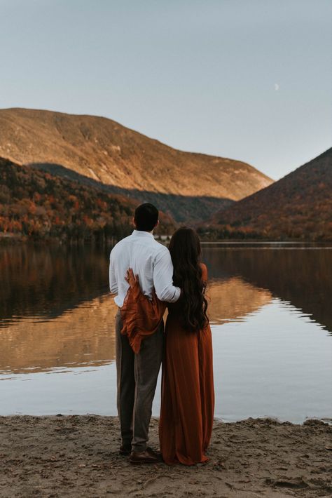 Fall Proposal Ideas, Fall Couple Outfits, Fall Engagement Shoots, Fall Couple Photos, Proposal Pictures, Couple Engagement Pictures, Proposal Photos, Fall Photography, Wedding Couple Poses Photography