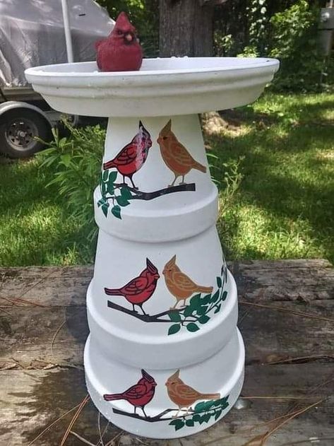 Plant Pots Crafts, Terra Cotta Pot Crafts Diy, Clay Pot Projects, Diy Bird Bath, Terra Cotta Pot Crafts, Painted Pots Diy, Painted Clay Pots, Bird Bath Garden, Flower Pot Crafts