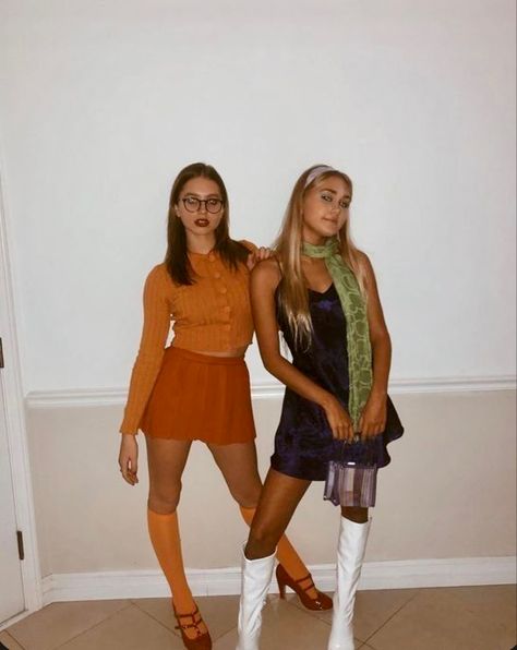 Girl Zombie Costume, Zombie Costume Kids, Which Costume, College Halloween Costume Ideas, College Halloween Costume, Best Diy Halloween Costumes, Costumes College, Best Friend Halloween Costumes, Hot Halloween Outfits