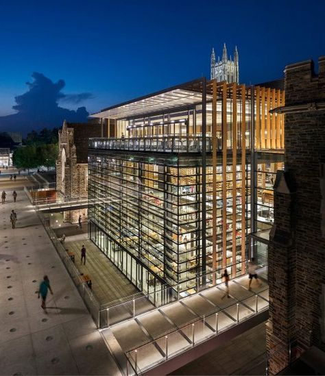 Richard H. Brodhead Center for Campus Life - Exterior - The Richard H. Brodhead Center for Campus Life is a modern addition to Duke University, providing an extra 10,200 square meters of space to the campus. College Campus Design, Duke University Campus, Grimshaw Architects, Campus Architecture, Institutional Architecture, Facade Skin, College Visits, Japanese Drawing, University Design