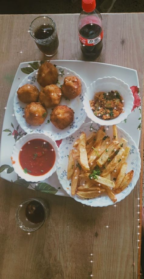 Tandoori momos , fries , salsa and momo chutney 🤍 Chutney, Tacos, Ethnic Recipes