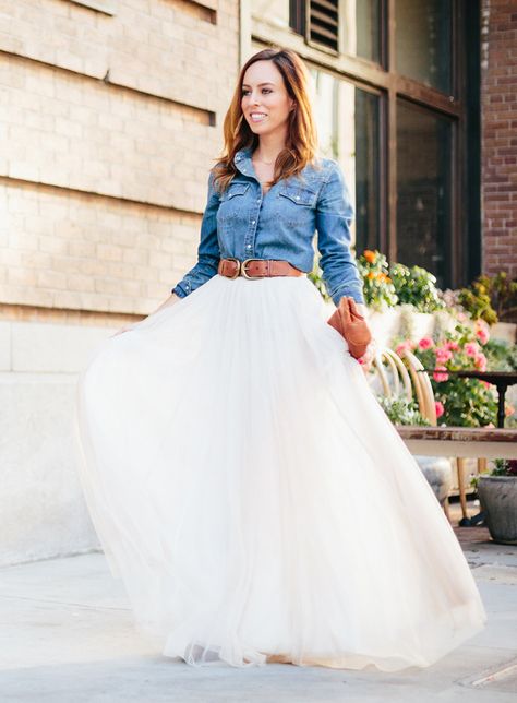 Lindo, perfeito!                                                                                                                                                                                 More Denim Wedding Dresses, Vestidos Country, Trendy Outfits 2020, Outfit Ideas Korean, Denim Wedding, Winter Mode Outfits, Anniversary Photography, Wedding Crashers, Looks Country