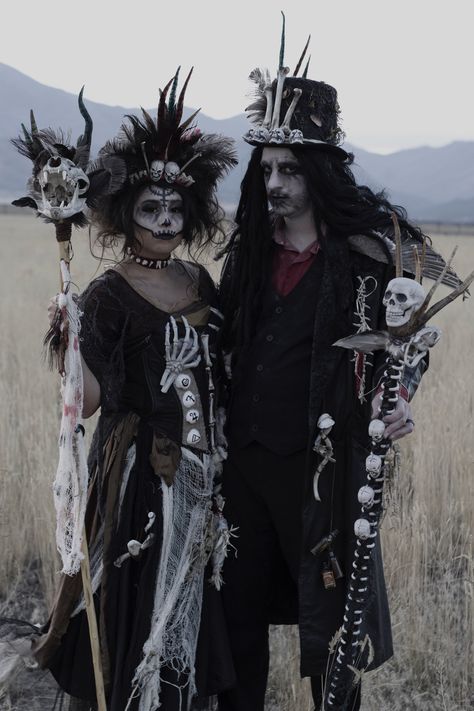 Voodoo Family Costume, Voodoo King And Queen Costume, New Orleans Voodoo Costume, Vodoo Costumes Couple, Voodoo Couples Halloween Costumes, Voodoo Witch Costume Diy, Voodoo Couple Costume, Voodoo Priestess Costume Diy, Voodoo Costume Female Diy