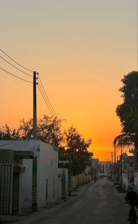 Pind Village Snap, Punjab Village Photography, Punjab Aesthetic, Punjab Village, Natural Views, Pakistani Aesthetic, South Asian Aesthetic, Village Street, Punjabi Culture