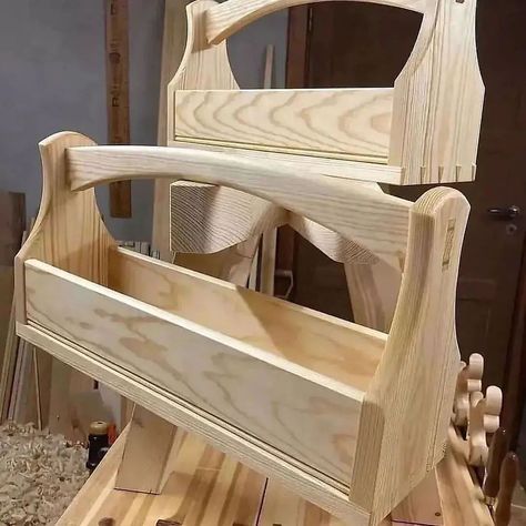 Project ideas for a complete beginner Wooden Chair Plans, Chests Diy, Wood Tool Box, Chair Woodworking Plans, Wood Chair Design, Wooden Tool Boxes, Woodworking Chair, Wood Furniture Design, Wooden Basket