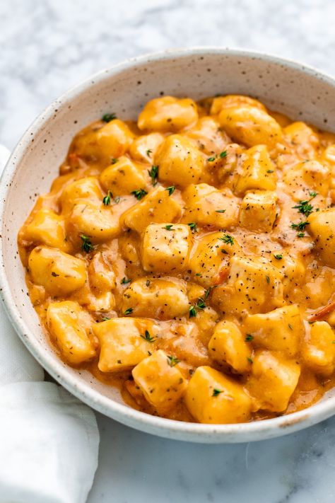 Marry Me Crispy Tofu with Gnocchi - Vegan & Dairy Free! Banana Diaries, Tofu Cubes, Tofu Pasta, Vegan Pasta Dish, Sun Dried Tomato Sauce, Vegan Dinner Recipes Easy, Easy Vegan Dinner, The Perfect Date, Crispy Tofu