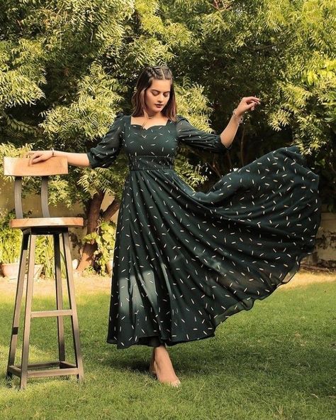 Printed Shirts Outfit, Frock Models, Western Dresses For Women, Long Frock Designs, Long Gown Design, Simple Frocks, Simple Kurta Designs, Frock For Women, Stylish Short Dresses