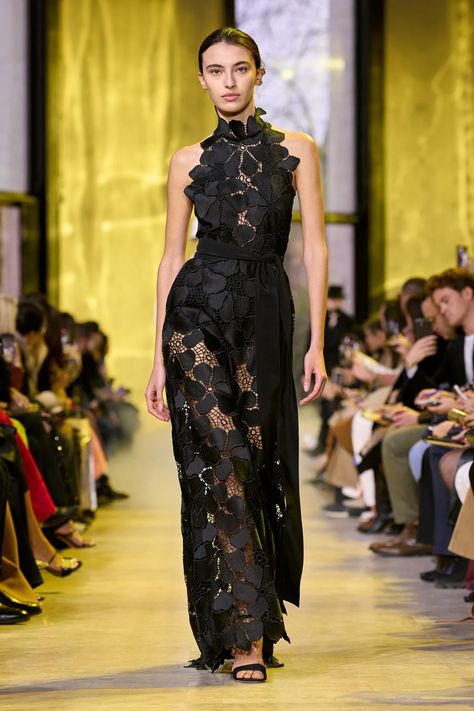 Elie Saab Fall 2023, Fall 2023 Ready To Wear, Ellie Saab, Elie Saab Fall, 2023 Ready To Wear, Designer Evening Dresses, Halter Maxi Dresses, Fall 2023, Marchesa