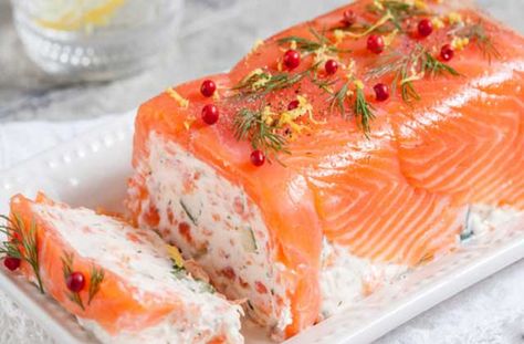 Salmon Terrine Recipes, Salmon Terrine, Terrine Recipe, Salmon And Shrimp, Seafood Appetizers, French Cooking, Baked Salmon, Fish Dishes, Healthy Dinner Recipes Easy