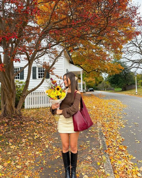 Autumn leaves falling down like pieces into place💛🍁🐻💐 #autumnaesthetic #autumnleaves #fallcolors #falloutfit #pinterestoutfit #autumnoutfit Autumn Leaves Falling, Leaves Falling, Winter Vibes, Pinterest Outfits, Autumn Aesthetic, Autumn Outfit, Falling Down, Hailey Bieber, Fitness Inspo