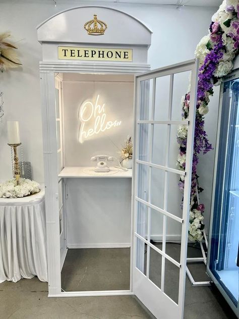 Audio Guest Book Phone Booth, Tropical Photo, Audio Guest Book, Wedding Welcome Board, Vintage Phone, Phone Books, Diy Photo Booth, Vintage Phones, Phone Booth