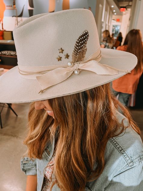 Brim&BowCo. is a mobile custom hat bar located in the Central Valley of CA. Southern Hats For Women, Boho Flat Brim Hat, Decorating Hats For Women, How To Decorate Wide Brim Hat, Cowgirl Hat Custom, Leather Cowgirl Hat, Womens Custom Cowboy Hats, Diy Felt Hat Band, Branded Cowgirl Hat