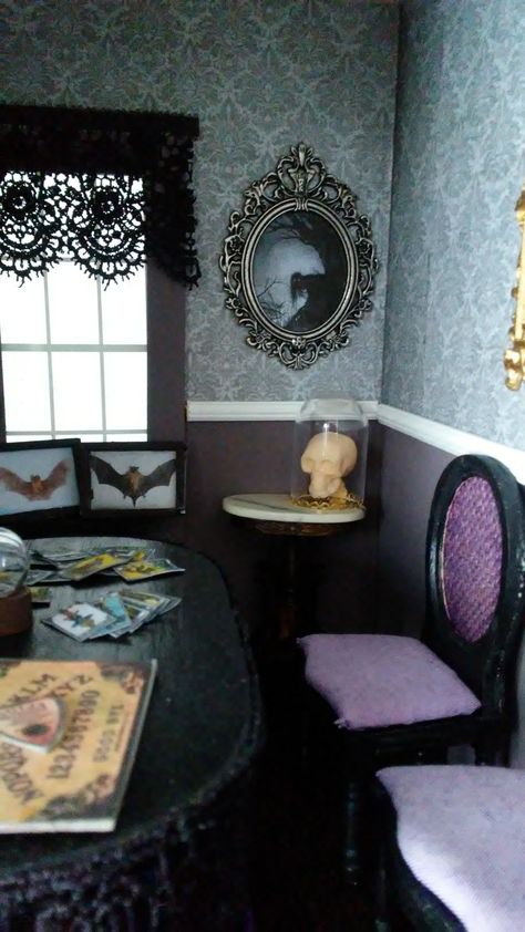 Victorian Gothic Dollhouse, Victorian Dollhouse Interior, Seance Room, Gothic Victorian House, Gothic Dollhouse, Historical Eras, Dollhouse Printables, Victorian Dollhouse, Dolls House Interiors