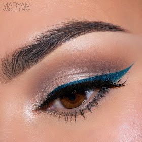 Turquoise Eyeliner Looks, Turquoise Eye Makeup Simple, Prom Makeup For Turquoise Dress, Turquoise Eyeliner Makeup, Makeup With Turquoise Dress, Turquoise Makeup Looks, Dark Green Eyeliner, Eyeliner Bleu, Turquoise Eye Makeup