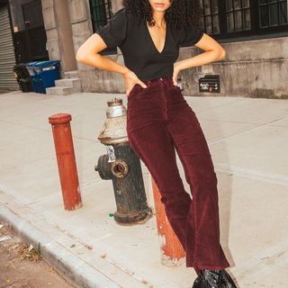 Instagram Not, Corduroy Pants Outfit, Cord Jeans, Levi's Ribcage, Silhouette Logo, Burgundy Pants, Trendy Pants, Corduroy Jeans, Bootcut Pants