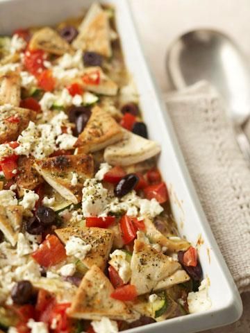 Mix chicken with rice, noodles, veggies, cheese and more to create our warm and comforting casseroles and hotdishes. Greek Chicken Pita, Hotdish Recipes, Chicken Pita, Favorite Casseroles, Soup Appetizers, Lots Of Food, Greek Chicken, Dinner Appetizers, Main Course Recipes