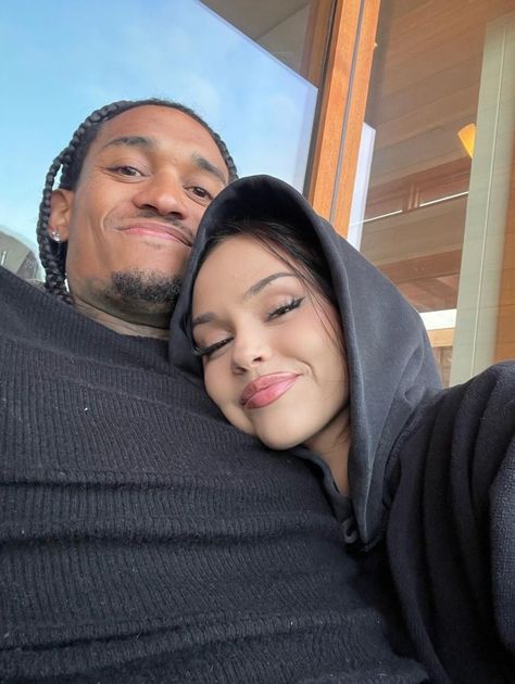 Maggie Lindemann And Jordan Clarkson, Debbie Downer, Jordan Clarkson, Margaret Elizabeth, Soul Ties, Fall In Luv, Girl Drawing Sketches, Maggie Lindemann, Bts Meme