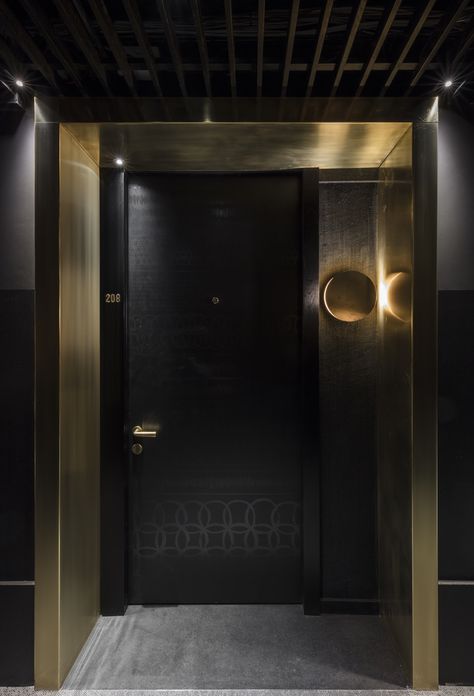 Gallery of Nobu Hotel Shoreditch / Ben Adams Architects - 15 Hotel Lighting Design, Nobu Hotel, Pocket Park, Art Restaurant, Creative Textiles, Beautiful Hotels, Luxury Apartments, Lighting Design, Lighted Bathroom Mirror