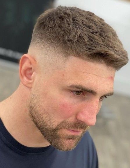 Short Mens Haircut Faded, Medium Fade Short Hair, Quiff High Fade, High Fade Haircut With Beard, Pompadour Fade Men, Mens Skin Fade Haircut Short, Blurry Fade Haircut, Skin Fade Short Hair, High Fade Short Hair Men