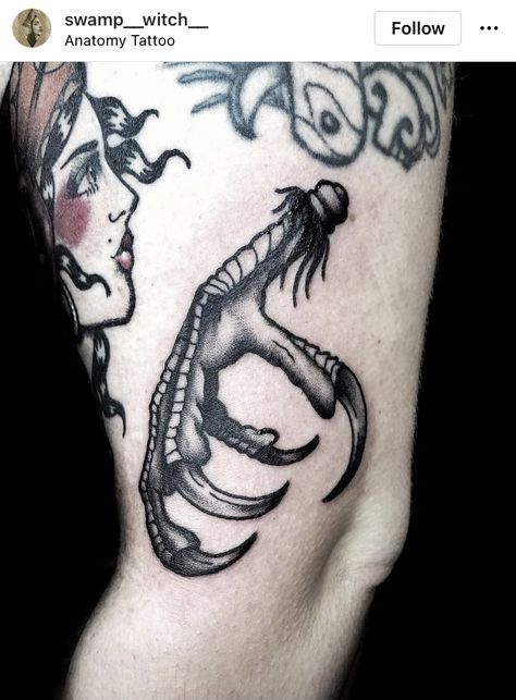 Crow Claw Tattoo, Old School Crow Tattoo, Bird Talon Tattoo, Crow Foot Tattoo, Crow Tattoo Traditional, Creep Tattoo, Swamp Tattoo, Talon Tattoo, Dark Tattoo Ideas