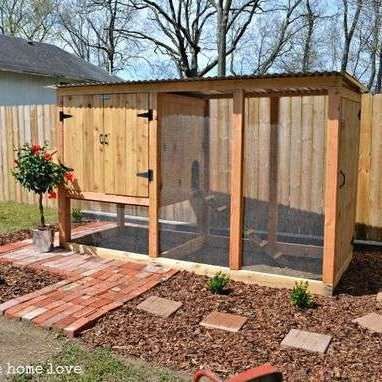 How To Properly Set Up A Chicken Coop? Chicken Coop On Wheels, Reban Ayam, Chicken Coop Kit, Chicken Coop Pallets, Mobile Chicken Coop, Walk In Chicken Coop, Easy Chicken Coop, Portable Chicken Coop, Backyard Chicken Coop Plans