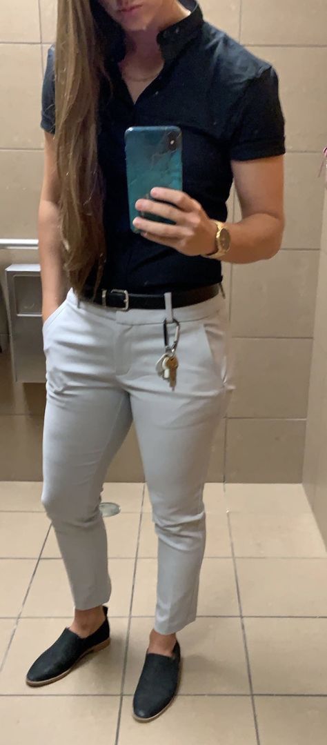 Lesbian fashion 2019 Stem Dress Up Outfits, Professional Tomboy Outfits, Business Casual Outfits Tomboy, Business Casual Lesbian Work Outfits, Tomboy Professional Outfits, Lesbian Formal Outfits Wedding, Tomboy Business Casual Outfits, Lesbian Party Outfit, Lesbian Business Casual Outfits