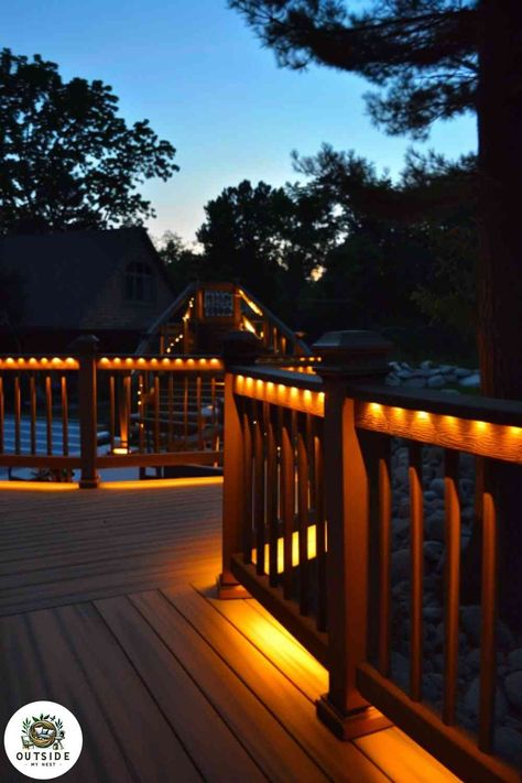 25 Awesome Deck Railing Ideas for Your Backyard Deck Decking Lighting, Wooden Decking, Deck Railing Ideas, Railing Ideas, Deck Railing, Gardens Design, Backyard Deck, Outdoor Gardens Design, Deck Railings