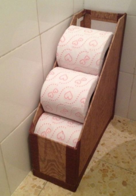 Clever And Easy Toilet Paper Storage Diy Magazine Holder, Koti Diy, Rv Organization, Bathroom Hacks, Small Bathroom Organization, Toilet Paper Rolls, Toilet Paper Storage, Organisation Hacks, Magazine Holder