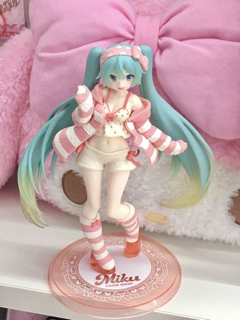 Cutecore Figures, Losing Motivation, Miku Figures, Miku Figure, Kawaii Room Ideas, 3d Figures, Kawaii Core, Anime Figurines, Kawaii Room