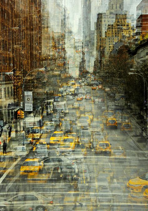 Photographer Stephanie Jung used layering to show the chaos of New York in a single image. Multiple Exposure Photography, Movement Photography, Double Exposition, Creative Landscape, Experimental Photography, Multiple Exposure, Exposure Photography, Level Design, Abstract Photographs