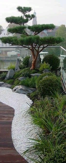 Japanese Garden House, Japanese Water Gardens, Japanese Garden Decor, Small Japanese Garden, Japanese Garden Landscape, Zen Garden Design, Japan Garden, Japanese Water, Japanese Garden Design