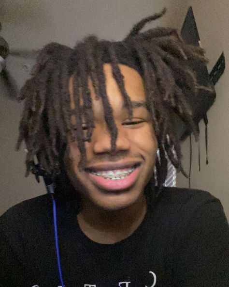 Dread Hairstyles For Men, Dread Heads, Black Dreads, Cute Dreads, Dreadlock Hairstyles For Men, Light Skin Men, Couple Goals Teenagers Pictures, Cute Guy Pics, Dark Skin Men