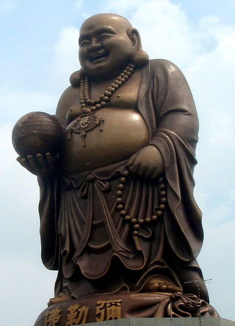 The Lucky Fat Laughing Buddha Statue - History, Significance and Placement Symbole Viking, Little Buddha, Siddhārtha Gautama, Happy Buddha, Gautama Buddha, Maitreya Buddha, Laughing Buddha, Buddhist Monk, Buddha Image