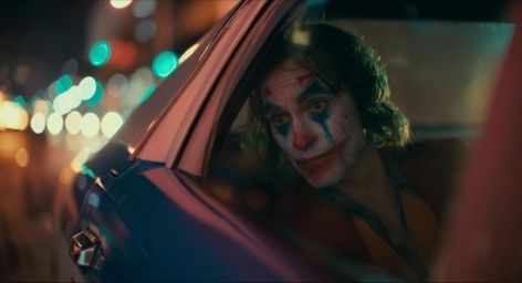 Joker 2019 Pfp, Joker Cinematography, Joker Stills, Cars Reference, Art Psychology, Shot Film, Joker 2019, Scene Aesthetic, Comic Book Layout