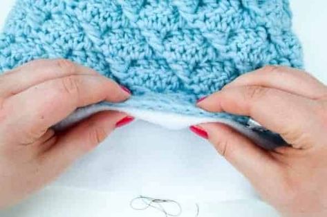 Free Crochet Tutorials, Charity Sewing, Easy Knit Hat, Loom Knit Hat, Rope Projects, Scrunchies Diy, Sewing Fleece, Crocheted Hats, Amazing Crochet