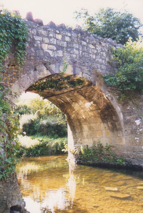 Old Stone Bridge, Stone Bridge Drawing, Tally Youngblood, Bridge Art Paintings, Cobblestone Bridge, Bridge Drawing, Stone Bridges, Bridge Artwork, Old Bridges