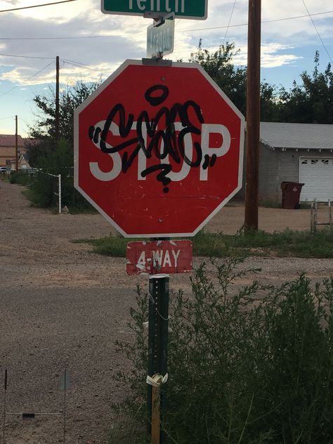 Stop sign taggin mc’s Stop Sign Graffiti, Stop Sign In Room, Stop Sign Drawing, Stop Sign Painting Ideas, Stop Sign Aesthetic, Stop Sign Art, Wall Doodles, Panneau Stop, Photography Text