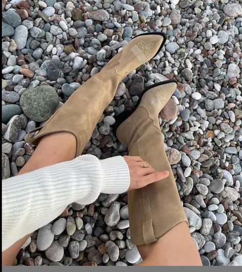 Beige Cowboy Boots Outfit, Cuban Boots, Beige Cowboy Boots, Cowboy Boot Crafts, Cowboy Boots Outfit, Suede Cowboy Boots, Birthday Wishlist, Mid Heel, Boots Outfit