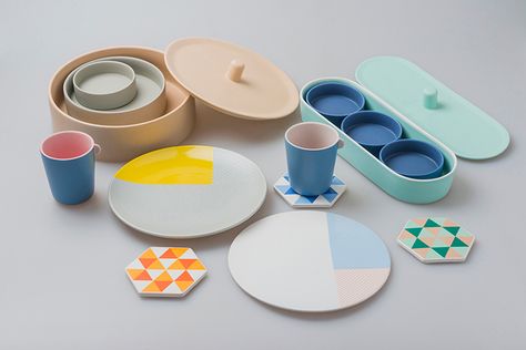 In the Details: Chi and Chi's Astronomy-Inspired Tableware Collection - Core77 Kitchen Accessories Design, Kitchen Objects, Keramik Design, Container Design, Tableware Design, Tableware Collection, Keramik Vase, Ceramic Tableware, Ceramic Design