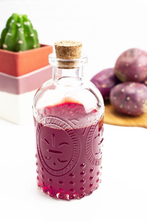 Prickly Pear Simple Syrup, Pear Simple Syrup Recipe, Prickly Pear Syrup Recipe, Pear Simple Syrup, Simple Syrup For Cocktails, Prickly Pear Jelly, Prickly Pear Recipes, Syrup For Cocktails, Pear Drinks