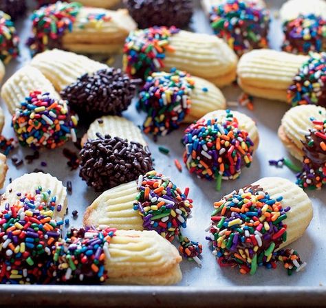 Cookies With Sprinkles, Italian Butter Cookies, Pancakes For Dinner, Italian Christmas Cookies, Cookie Sandwich, Italian Cookie Recipes, Italian Bakery, Butter Cookies Recipe, Smitten Kitchen