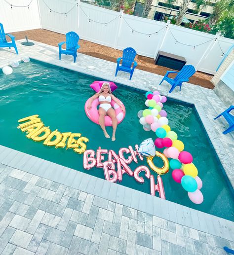 Bride To Be Pool Party, Pool Bachelorette Party, Pool Bachelorette, Bachelorette Balloons, Bachelorette Pool Party, Floating Balloons, Bride Bachelorette, Letter Balloons, Balloon Bouquet