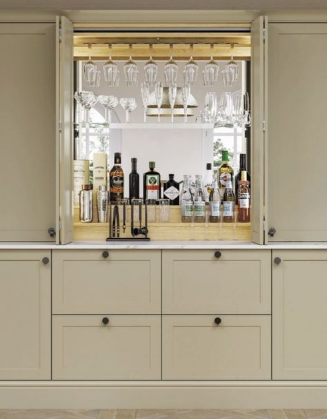 Bar Dresser, Breakfast Bar Ideas, Ideas For Small Kitchens, Dresser Bar, Dresser Kitchen, Kitchen Styling Modern, Home Bar Cabinet, Home Bar Rooms, Handleless Kitchen