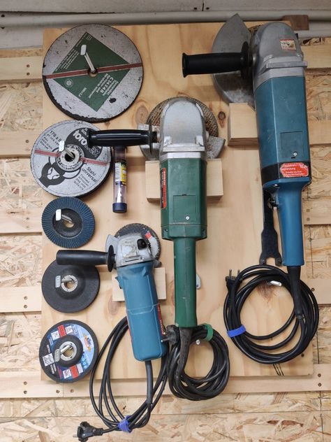 Angle Grinder Storage, Grinder Storage, Easy Garage Storage, Plywood Storage, Garage Organisation, Storage Shed Organization, Garage Workshop Organization, Workshop Layout, Tool Room